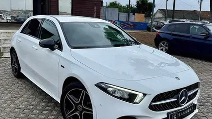 Branco Usado 2021 Mercedes A250 Citadino | € 24.990 (Preço justo)