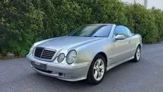 Cinzento Usado 2001 Mercedes CLK200 | € 9.450