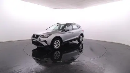 Cinza Usado 2023 Seat Arona Style SUV | € 17.950 (Preço justo)