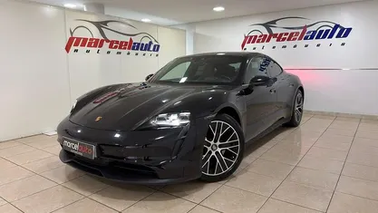 Preto Usado 2021 Porsche Taycan Sedan | € 63.750 (Preço justo)