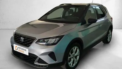 Cinza Usado 2023 Seat Arona FR SUV | € 17.490 (Preço justo)