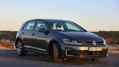 Cinzento Usado 2017 VW Golf VII GTE Citadino | € 18.000 (Preço justo)