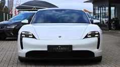 Branco Usado 2021 Porsche Taycan Performance Package Sedan | € 64.990 (Preço justo)