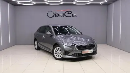 Usado Skoda Scala 116 HP (85 kW) 2024 Cinzento Citadino