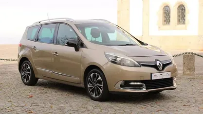 Castanho Usado 2014 Renault Grand Scénic III Bose Edition Monovolume | € 8.500 (Super Preço)
