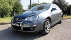 Cinzento Usado 2007 VW Jetta Sedan | € 7.950 (Bom preço)