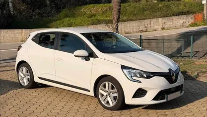 Usado Renault Clio V 100 HP (73 kW) 2022 Branco