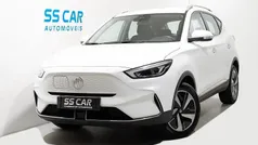 Branco Usado 2022 MG ZS Comfort Sedan | € 19.850 (Preço justo)