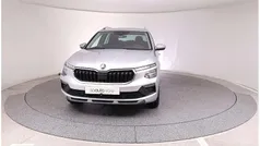 Cinzento claro metalizado Usado 2025 Skoda Kamiq Selection SUV | € 25.490 (Preço justo)