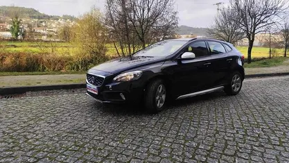 Usado 2014 Volvo V40 CC Carrinha | € 12.900 (Preço justo)