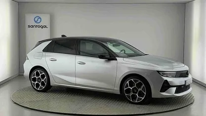 Cinzento Usado 2024 Opel Astra | € 26.990 (Preço justo)