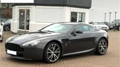 Usado Aston Martin Vantage 426 HP (313 kW) 2011 Coupé