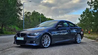 Cinzento Usado 2008 BMW 320 Coupé | € 14.500 (Preço justo)