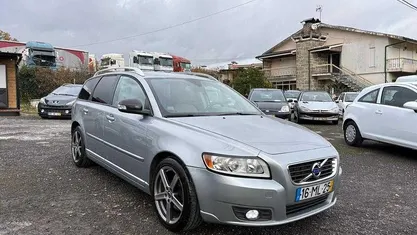 Usado Volvo V50 109 HP (80 kW) 2011 Cinzento Carrinha