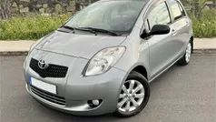 Cinza Usado 2009 Toyota Yaris | € 5.999 (Bom preço)