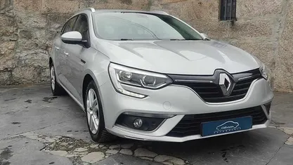 Cinzento Usado 2019 Renault Mégane IV Carrinha | € 15.950 (Preço justo)