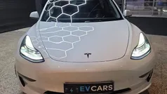 Branco Usado 2023 Tesla Model 3 Sedan | € 33.140 (Preço justo)