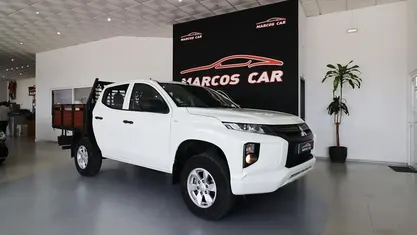 Branco Usado 2021 Mitsubishi L200 Pickup | € 32.900 (Preço justo)