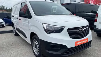 Branco Usado 2021 Opel Combo | € 15.999 (Preço justo)