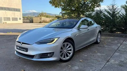 Cinza Usado 2018 Tesla Model S Citadino | € 33.900 (Preço justo)