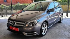 Cinza Usado 2013 Mercedes B180 Monovolume | € 15.200