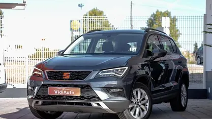Cinzento Usado 2019 Seat Ateca Style SUV | € 19.500 (Preço justo)