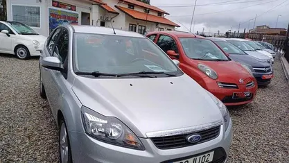 Cinzento Usado 2010 Ford Focus | € 4.699 (Preço justo)