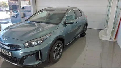 Cinzento Usado 2024 Kia XCeed SUV | € 21.500 (Preço justo)