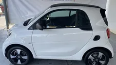 Branco Usado 2021 Smart ForTwo Electric Drive Passion | € 12.490 (Preço justo)