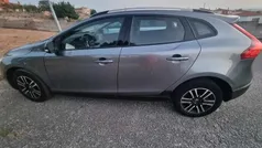 Cinzento Usado 2019 Volvo V40 Carrinha | € 17.500 (Preço justo)