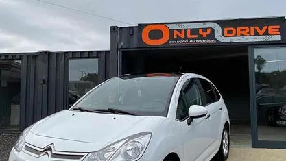 Branco Usado 2015 Citroën C3 Exclusive Sedan | € 7.399 (Preço justo)
