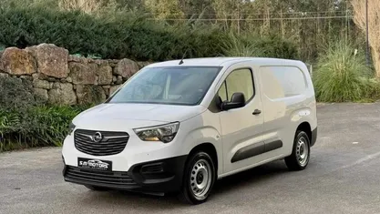 Usado Opel Combo 102 HP (75 kW) 2023 Branco Monovolume