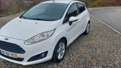 Branco Usado 2015 Ford Fiesta Citadino | € 9.200 (Preço justo)