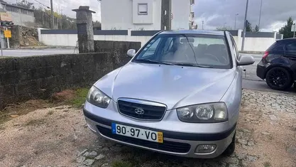 Cinzento Usado 2003 Hyundai Elantra Sedan | € 3.500