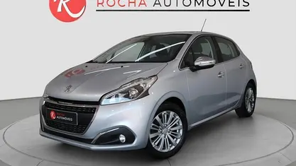Usado 2018 Peugeot 208 Allure Citadino | € 8.390 (Bom preço)