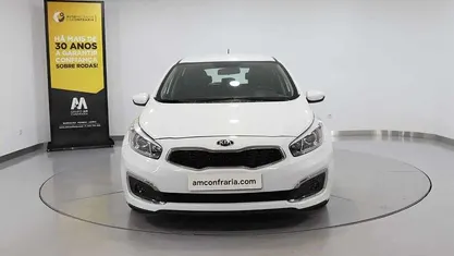 Usado 2016 Kia Ceed EX Citadino | € 14.280 (Super Preço)