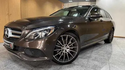 Outra Usado 2016 Mercedes C300e Avantgarde Carrinha | € 24.990 (Preço justo)