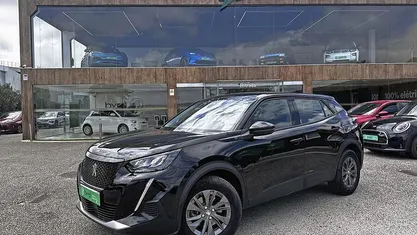 Usado Peugeot e-2008 Active 100 kW (136 HP) 2023 Preto SUV