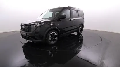 Usado Ford Tourneo 125 HP (91 kW) 2024 Preto