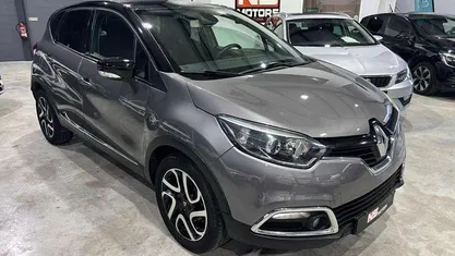 Usado Renault Captur 110 HP (80 kW) 2015 SUV