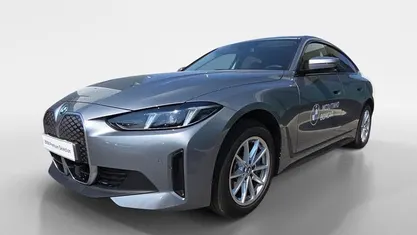 Cinzento Usado 2025 BMW i4 Sedan | € 56.500 (Preço justo)