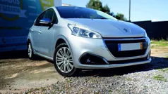 Cinza Usado 2018 Peugeot 208 Style Citadino | € 9.500 (Preço justo)