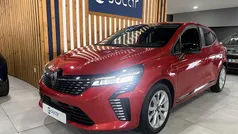 Vermelho Usado 2024 Renault Clio V Evolution | € 18.750 (Preço justo)