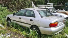 Cinza Usado 1999 Mitsubishi Carisma Sedan | € 750