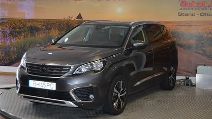 Usado Peugeot 5008 Allure 130 HP (95 kW) 2019 Monovolume