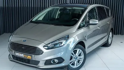 Cinzento Usado 2016 Ford S-MAX S Monovolume | € 19.400 (Preço justo)