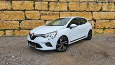 Branco Usado 2021 Renault Clio V Zen Citadino | € 16.850 (Preço justo)