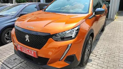 Usado Peugeot 2008 Active 110 HP (80 kW) 2022 SUV