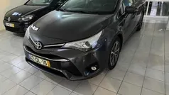 Cinzento Usado 2015 Toyota Avensis Carrinha | € 17.000 (Preço justo)