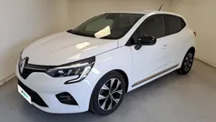 Branco Usado 2023 Renault Clio V Evolution | € 16.500 (Bom preço)